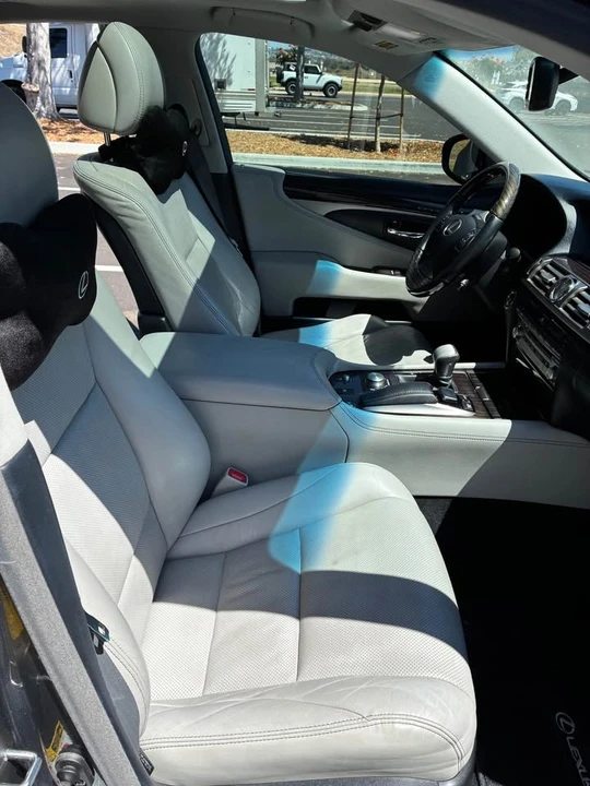 2015 Lexus LS 4th Gen - Image 12 of 20