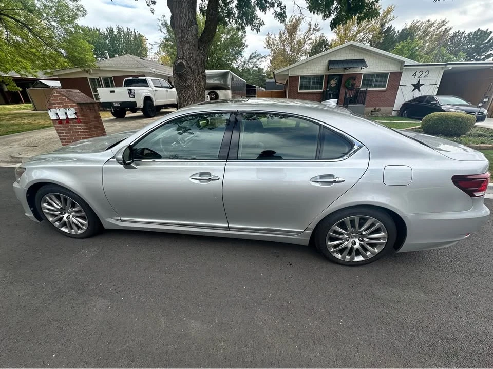 2015 Lexus LS 4th Gen - Image 7 of 11