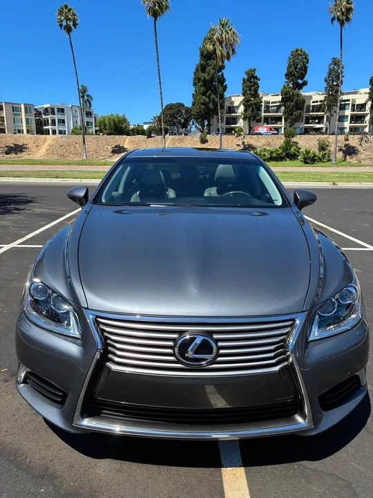 2015 Lexus LS 4th Gen - Image 8 of 20
