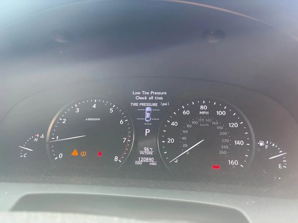 2015 Lexus LS 4th Gen - Image 12 of 20