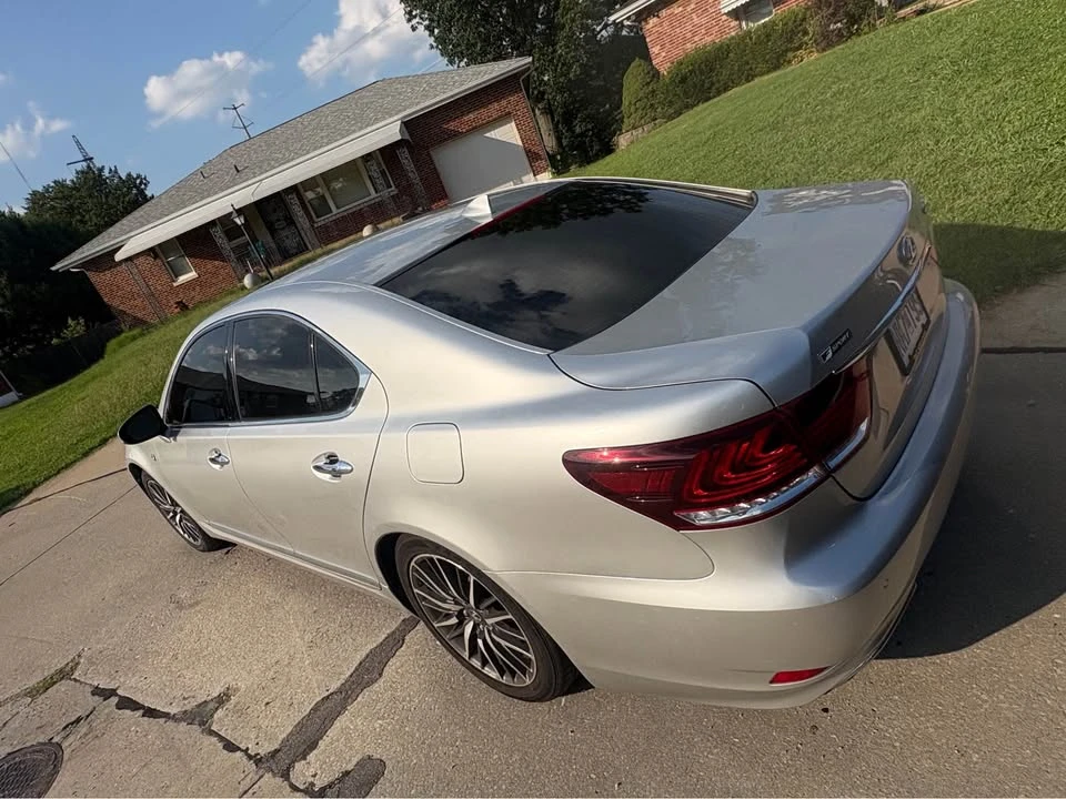 2015 Lexus LS 4th Gen - Image 5 of 20