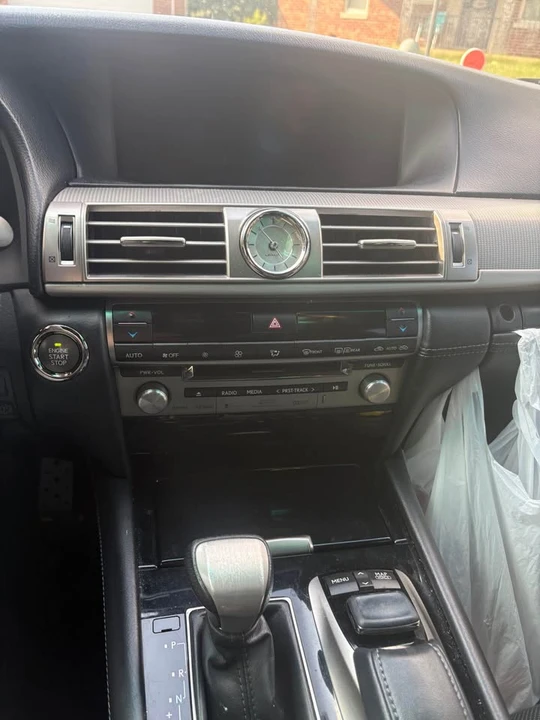 2015 Lexus LS 4th Gen - Image 11 of 20