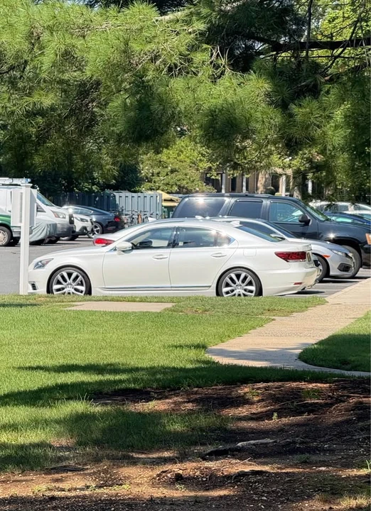 2015 Lexus LS 4th Gen - Image 11 of 11