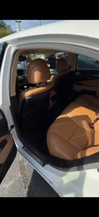 2015 Lexus LS 4th Gen - Image 9 of 11