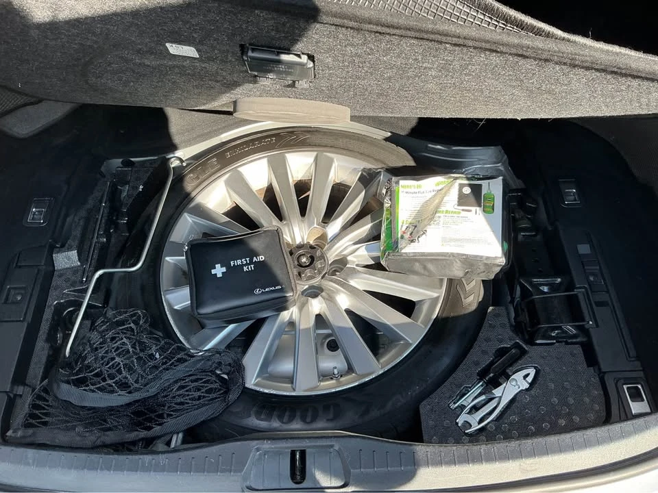 2015 Lexus LS 4th Gen - Image 18 of 18