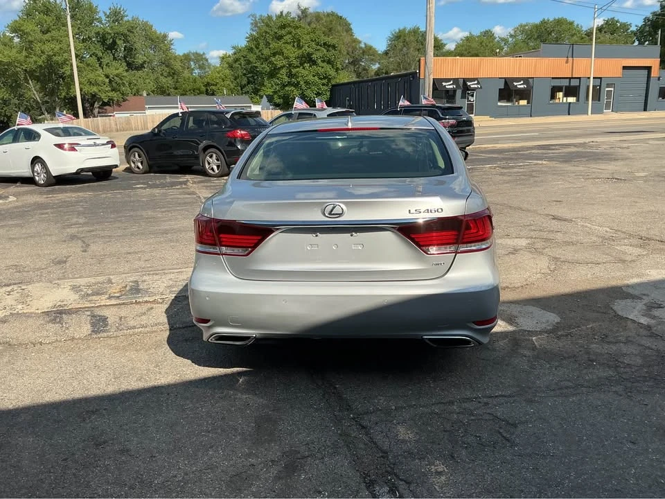 2015 Lexus LS 4th Gen - Image 5 of 18