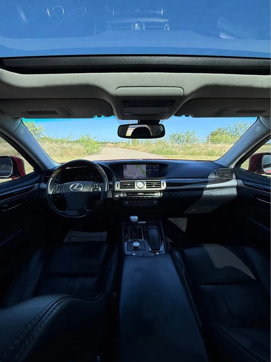 2015 Lexus LS 4th Gen - Image 5 of 15