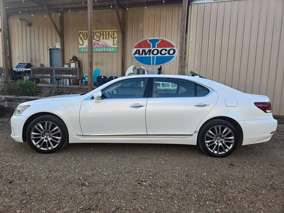 2015 Lexus LS 4th Gen - Image 6 of 20