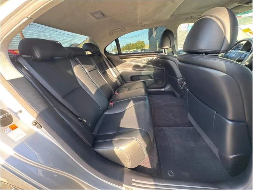2015 Lexus LS 4th Gen - Image 13 of 20