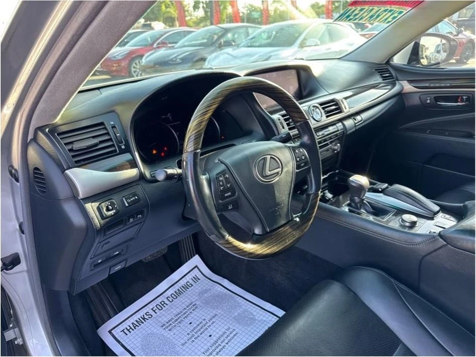 2015 Lexus LS 4th Gen - Image 19 of 20