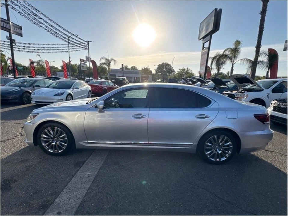 2015 Lexus LS 4th Gen - Image 7 of 20
