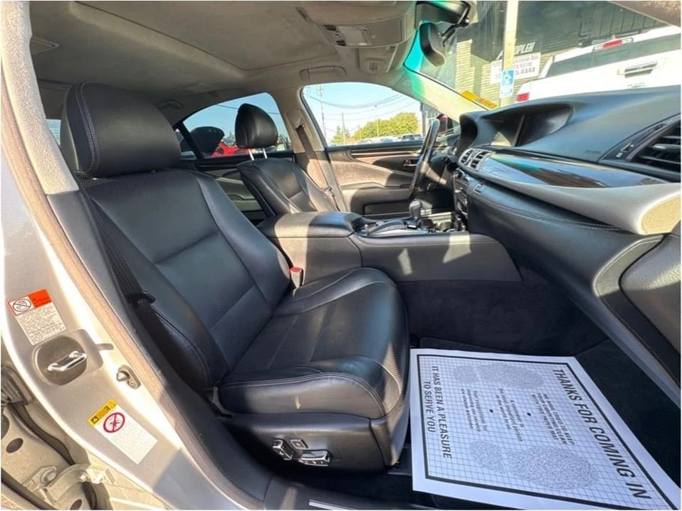 2015 Lexus LS 4th Gen - Image 11 of 20