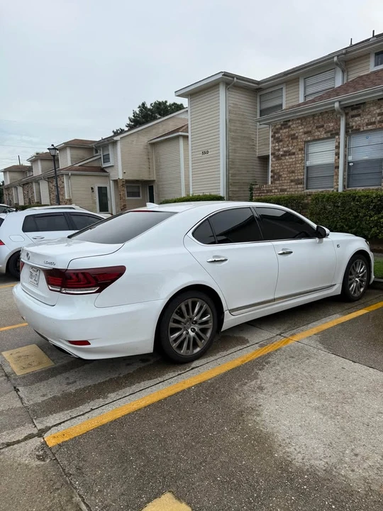 2015 Lexus LS 4th Gen - Image 5 of 15