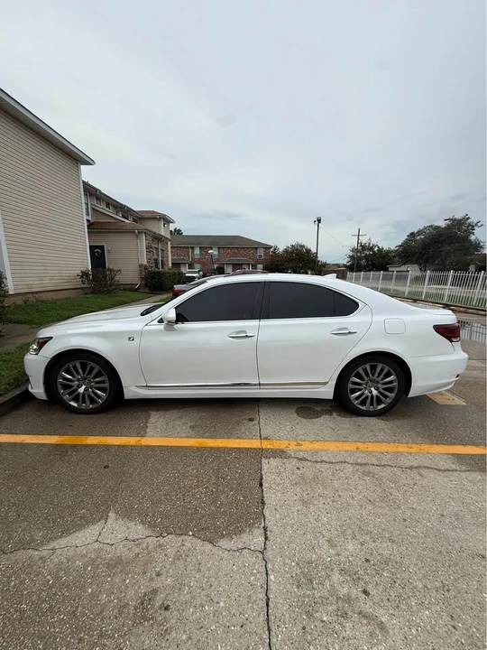 2015 Lexus LS 4th Gen - Image 3 of 15