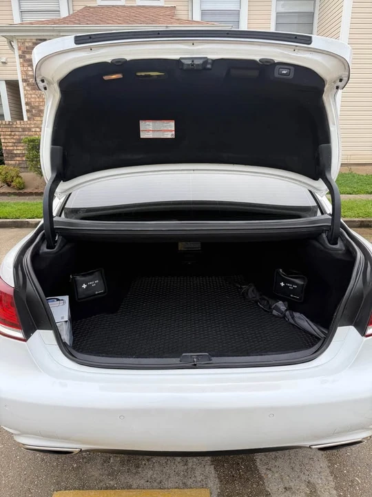 2015 Lexus LS 4th Gen - Image 13 of 15