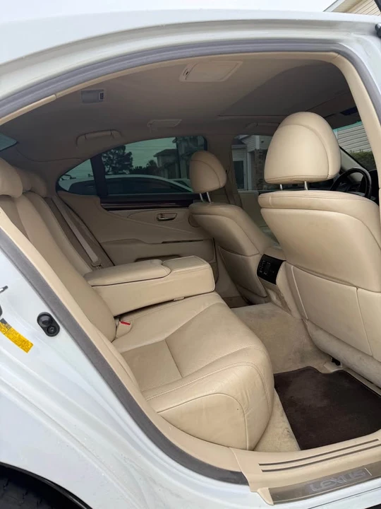 2015 Lexus LS 4th Gen - Image 9 of 15