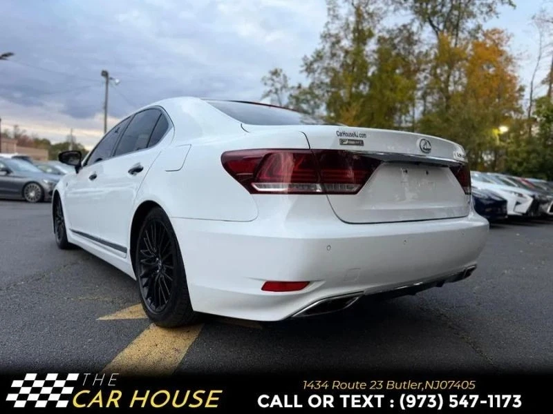 2015 Lexus LS 4th Gen - Image 9 of 12