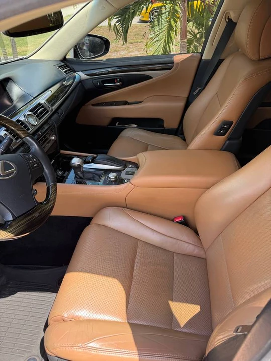 2015 Lexus LS 4th Gen - Image 5 of 10