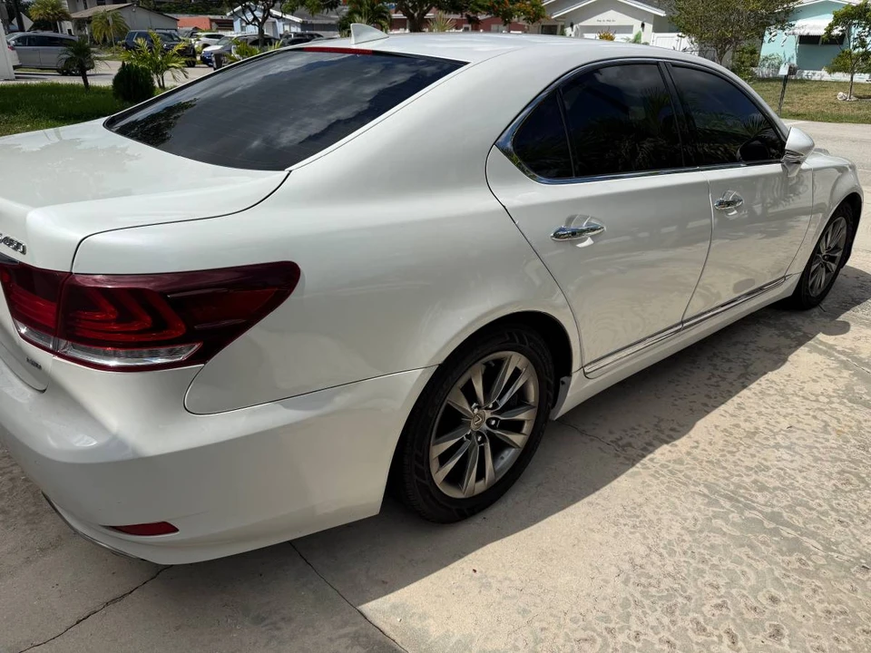 2015 Lexus LS 4th Gen - Image 3 of 10