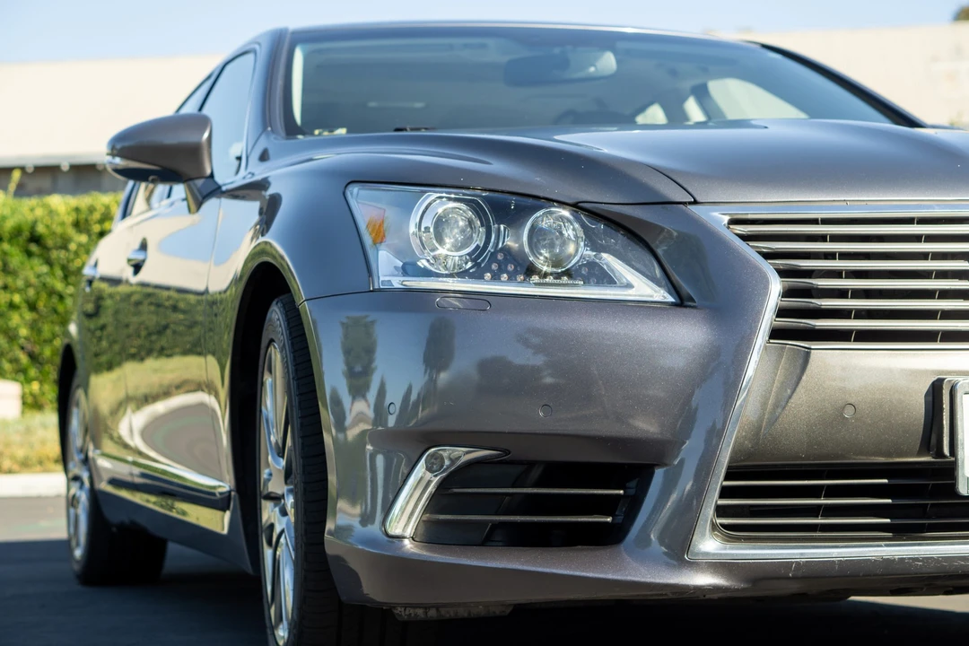 2015 Lexus LS 4th Gen - Image 19 of 31