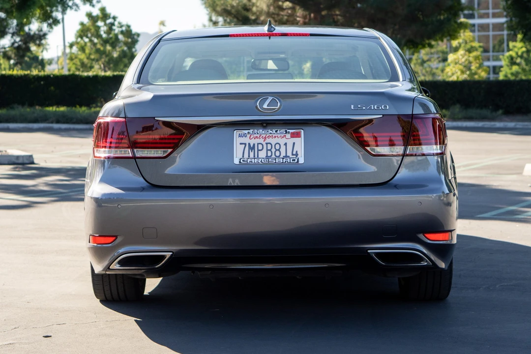 2015 Lexus LS 4th Gen - Image 9 of 31