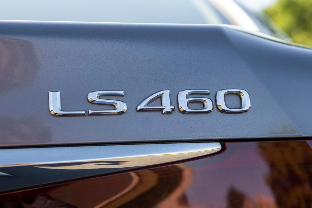 2015 Lexus LS 4th Gen - Image 31 of 31