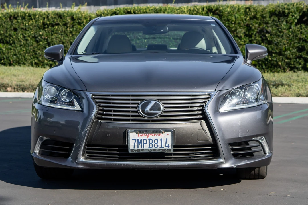 2015 Lexus LS 4th Gen - Image 3 of 31
