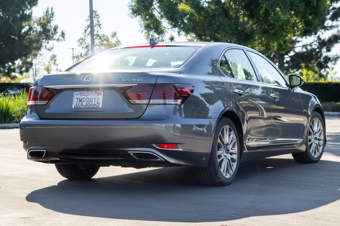 2015 Lexus LS 4th Gen - Image 7 of 31