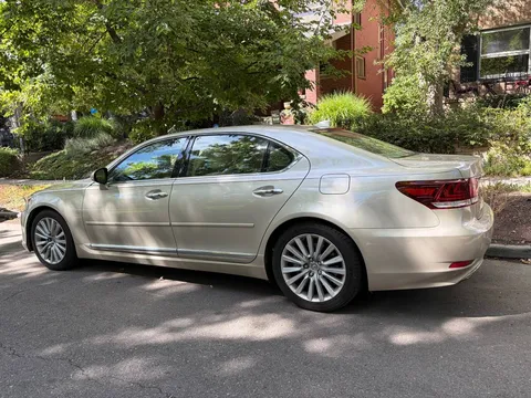 2015 Lexus LS460 L Sedan