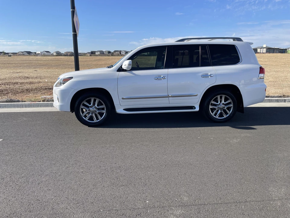 2015 Lexus LX 3rd Gen - Image 9 of 31