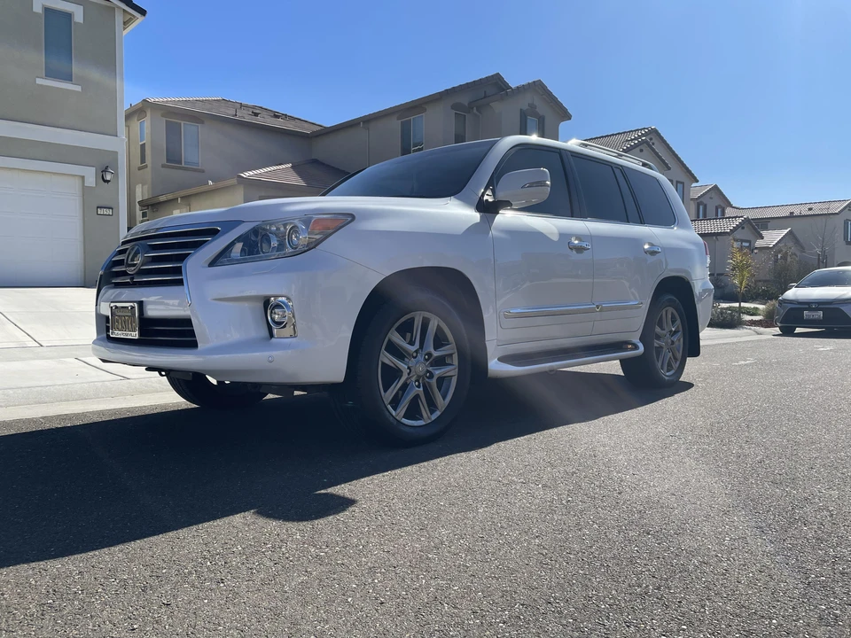 2015 Lexus LX 3rd Gen - Image 7 of 31