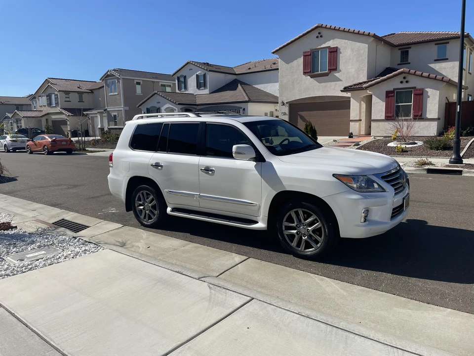 2015 Lexus LX 3rd Gen - Image 22 of 31