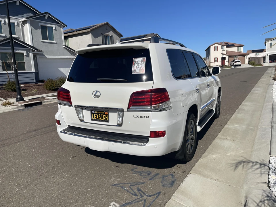 2015 Lexus LX 3rd Gen - Image 17 of 31