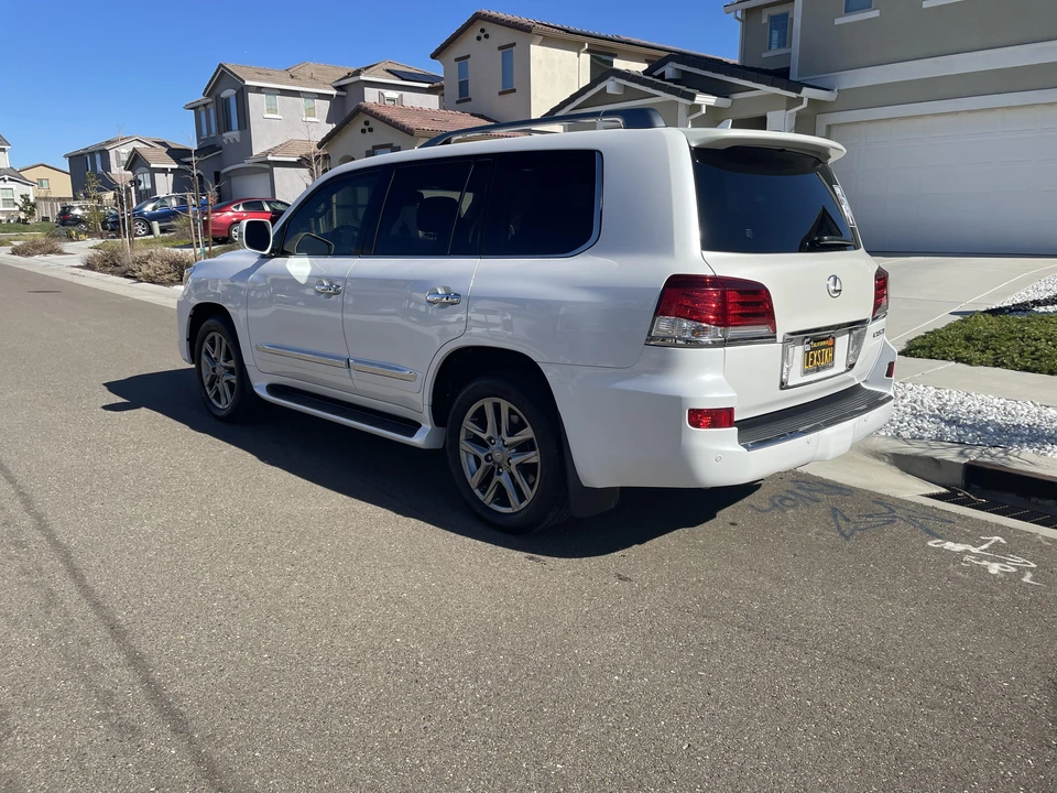 2015 Lexus LX 3rd Gen - Image 13 of 31