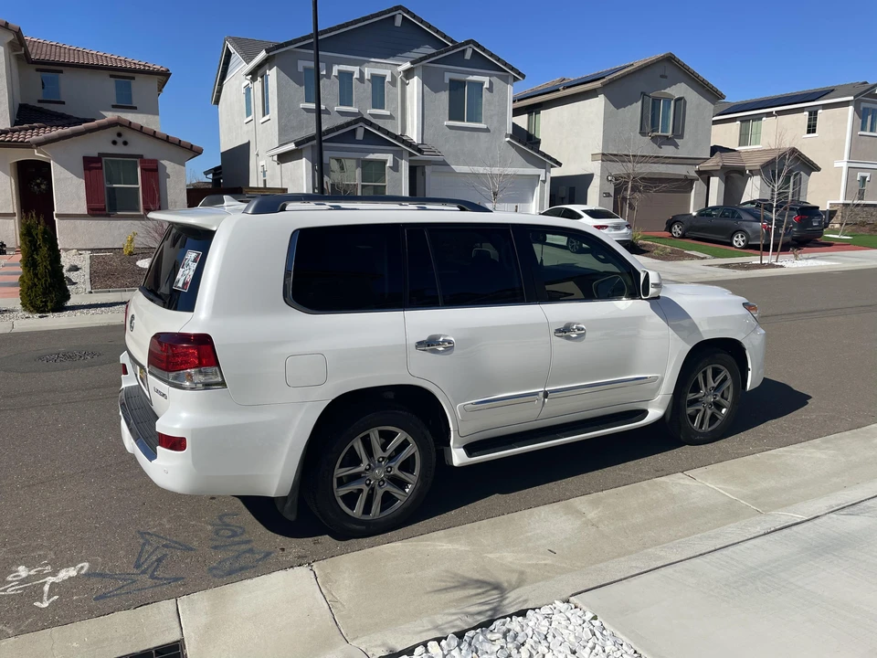 2015 Lexus LX 3rd Gen - Image 18 of 31