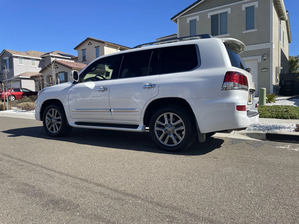 2015 Lexus LX 3rd Gen - Image 11 of 31