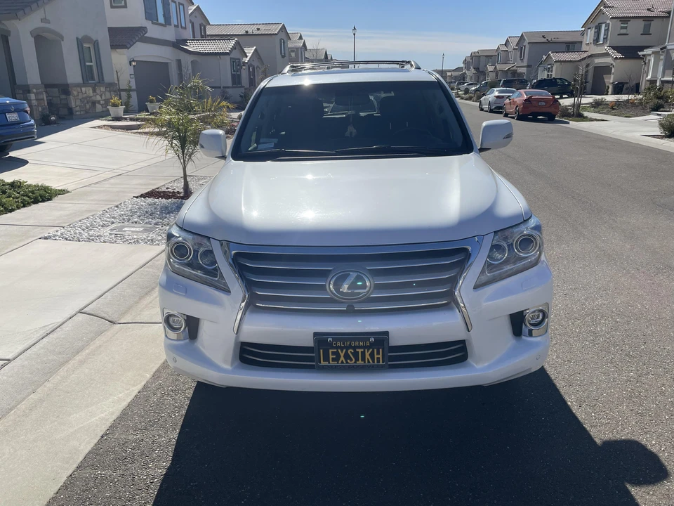 2015 Lexus LX 3rd Gen - Image 26 of 31