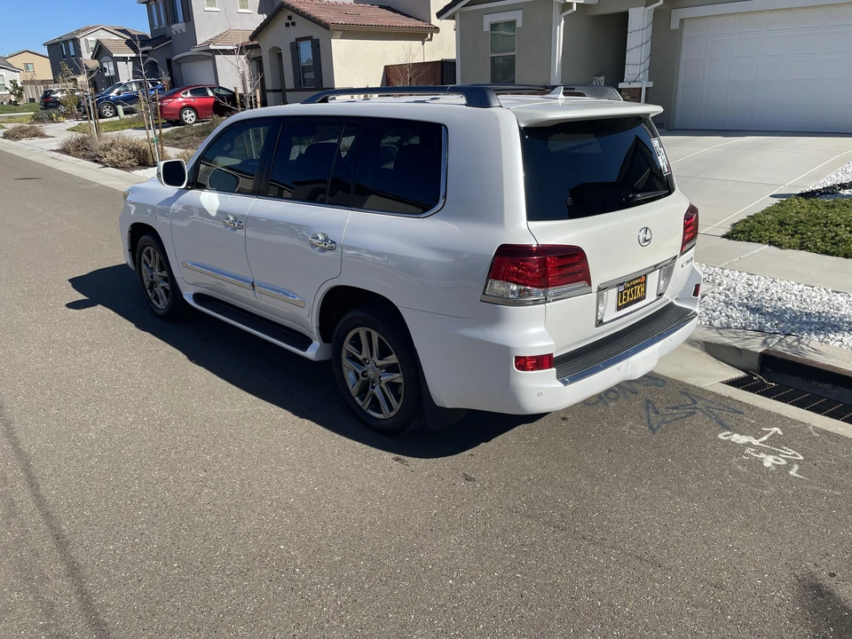 2015 Lexus LX 3rd Gen - Image 14 of 31