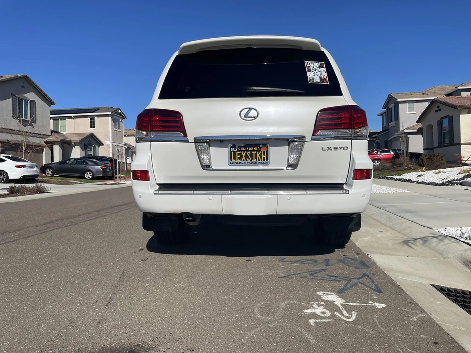 2015 Lexus LX 3rd Gen - Image 16 of 31