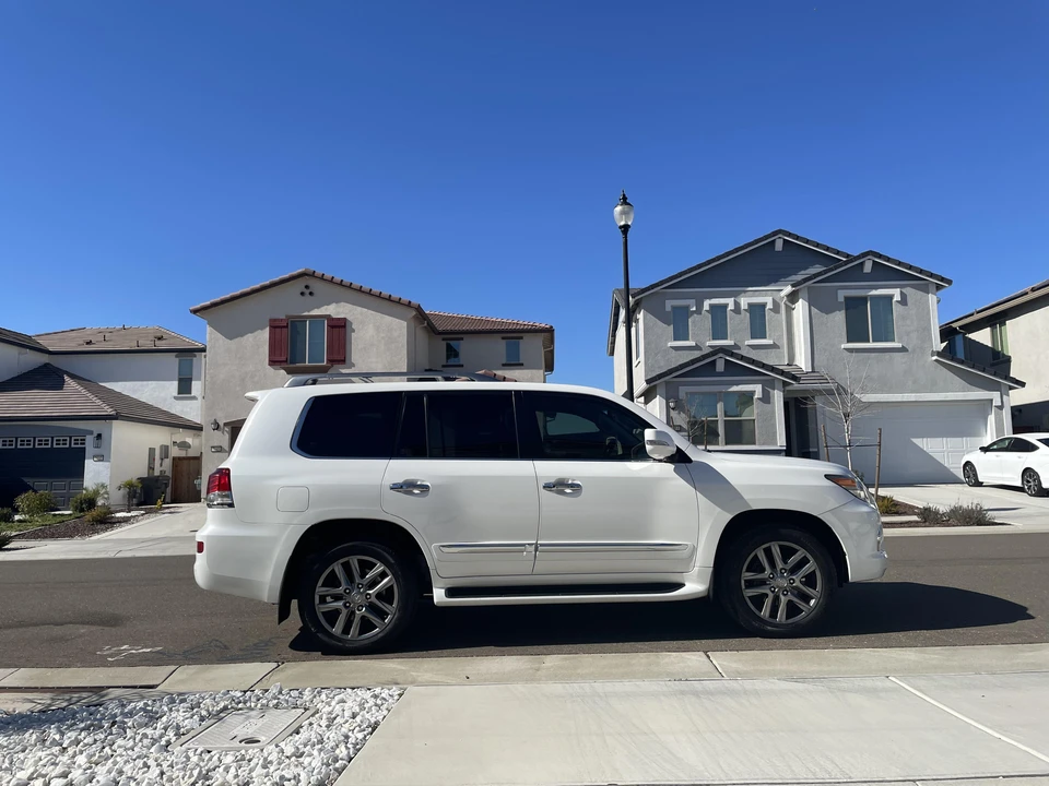 2015 Lexus LX 3rd Gen - Image 20 of 31