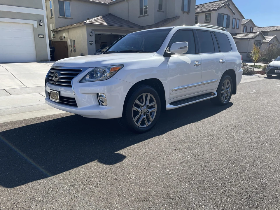 2015 Lexus LX 3rd Gen - Image 8 of 31