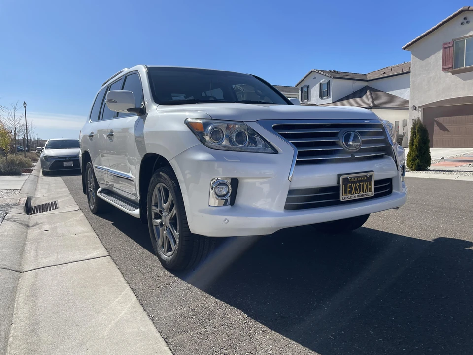 2015 Lexus LX 3rd Gen - Image 25 of 31