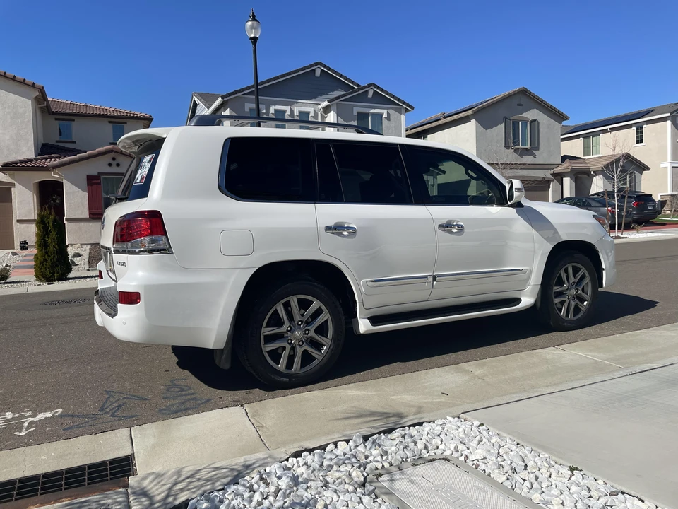 2015 Lexus LX 3rd Gen - Image 19 of 31