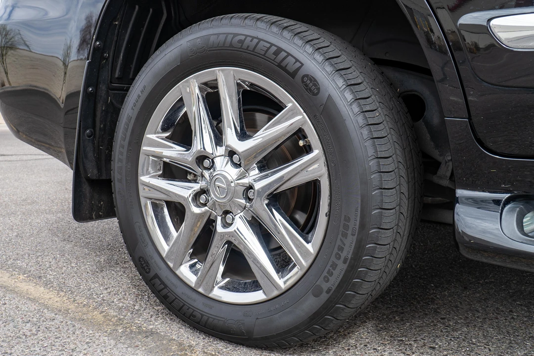 2015 Lexus LX 3rd Gen - Image 23 of 31
