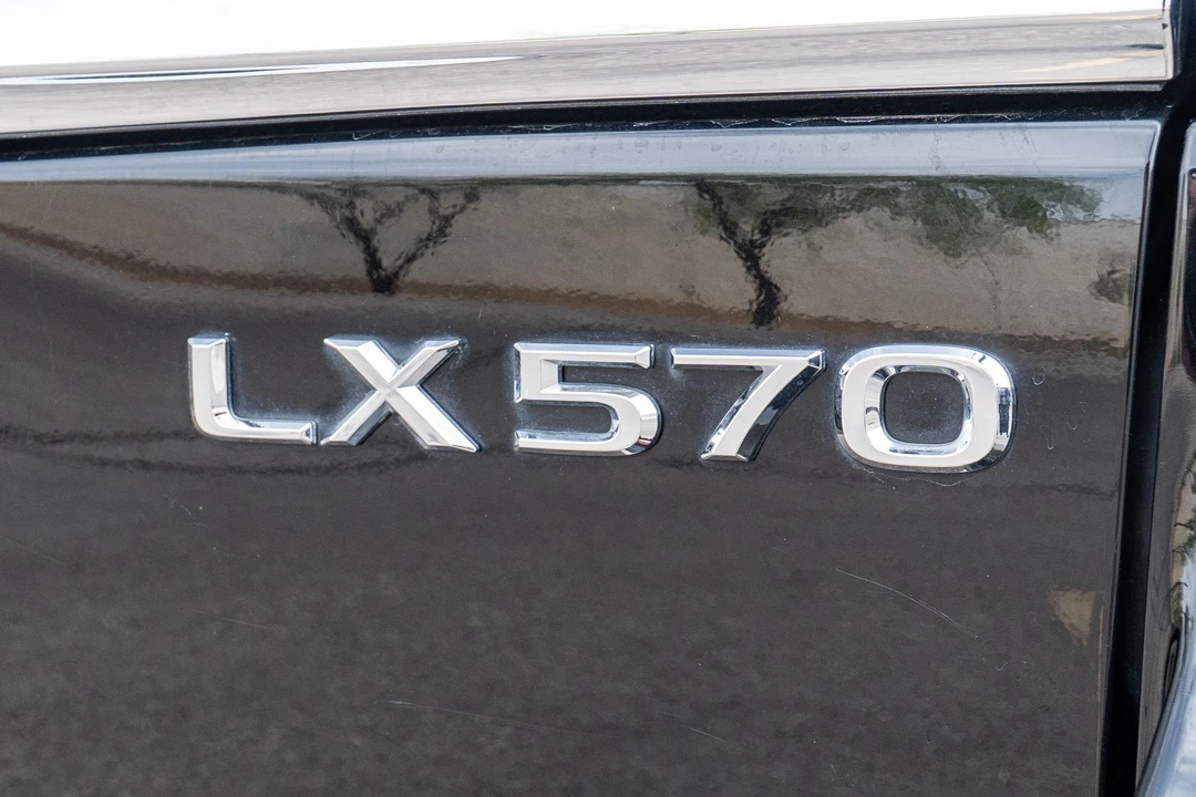 2015 Lexus LX 3rd Gen - Image 14 of 31