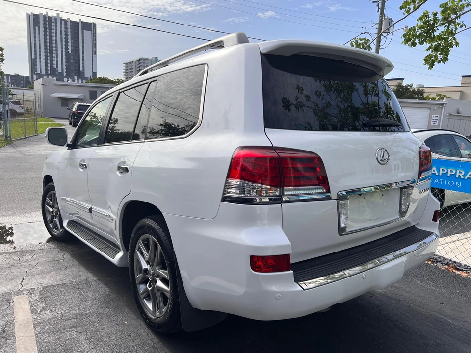 2015 Lexus LX 3rd Gen - Image 8 of 31