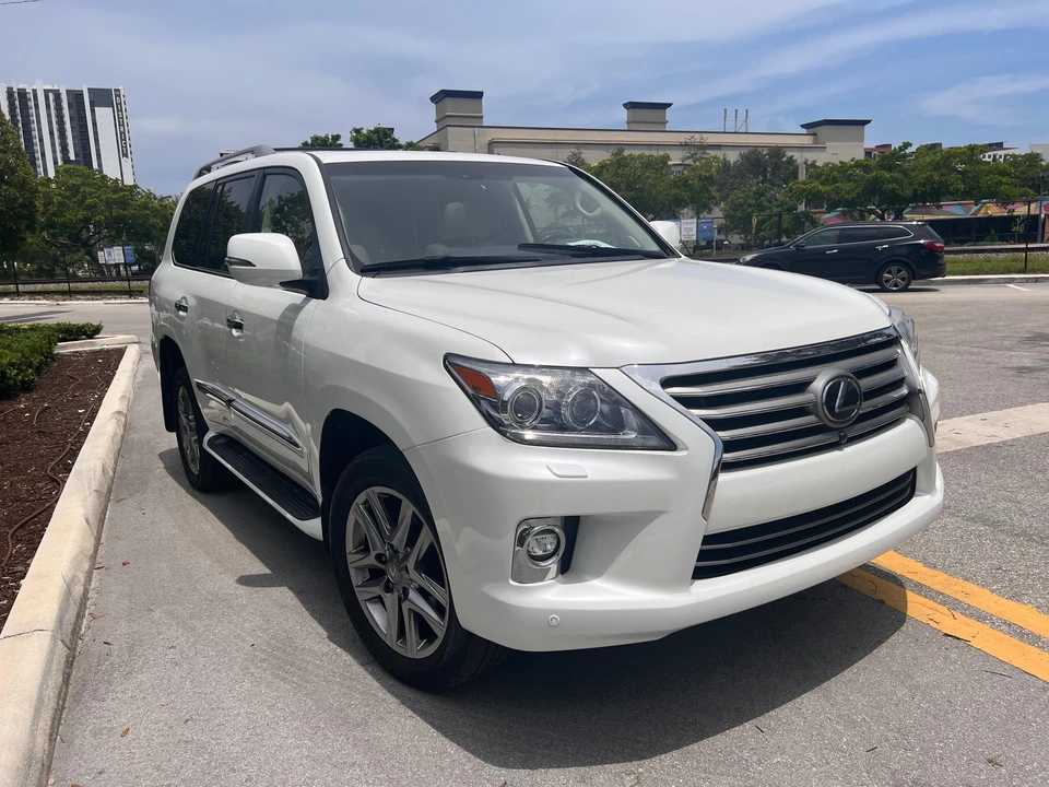2015 Lexus LX 3rd Gen - Image 14 of 31