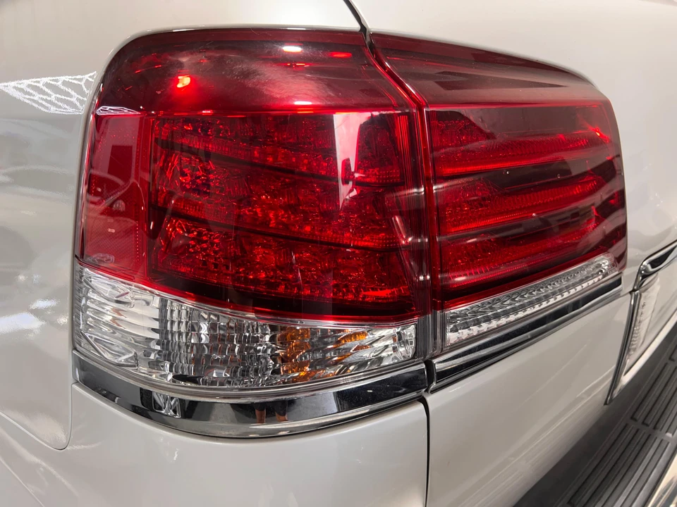 2015 Lexus LX 3rd Gen - Image 22 of 31