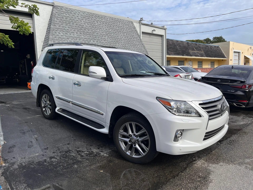 2015 Lexus LX 3rd Gen - Image 13 of 31