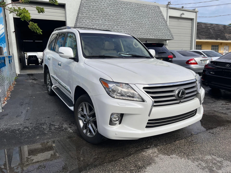 2015 Lexus LX 3rd Gen - Image 15 of 31